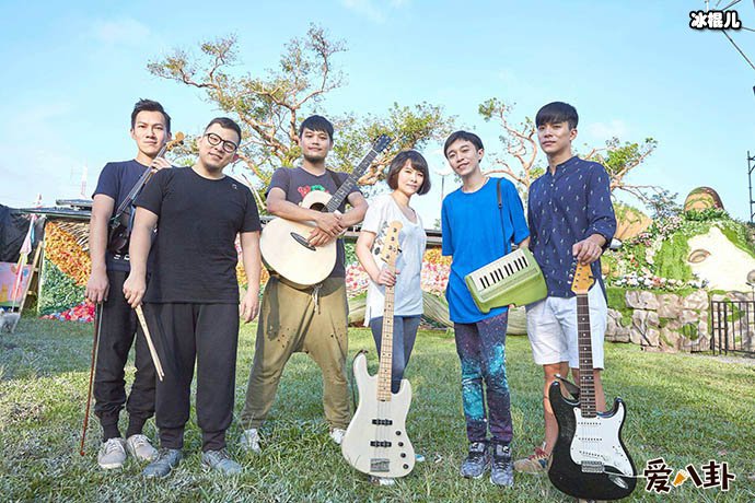 苏打绿在主唱吴青峰演唱会合体