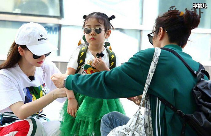 戚薇李承铉lucky合影