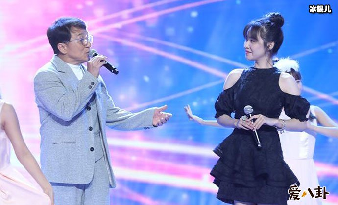 魏允熙与成龙合唱