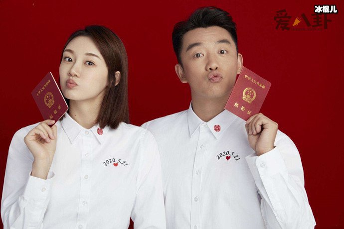 苗苗肚子凸起明显