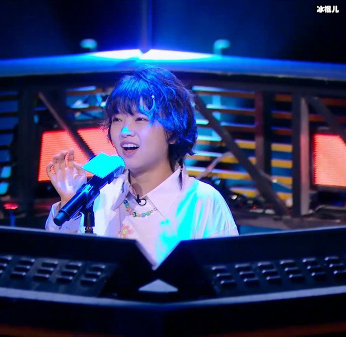 脱口秀大会5拉宏桑剧照