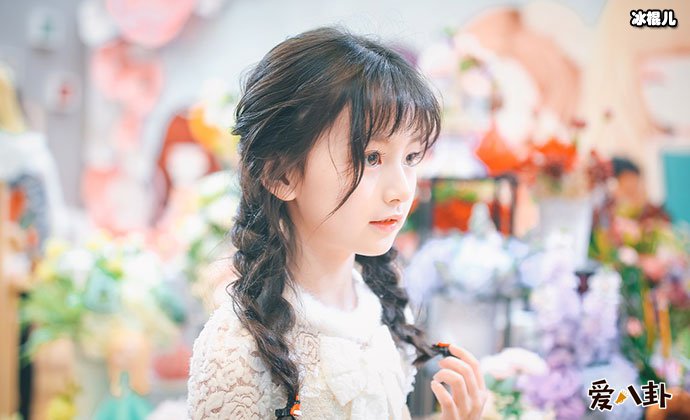 裴佳欣爸爸是谁