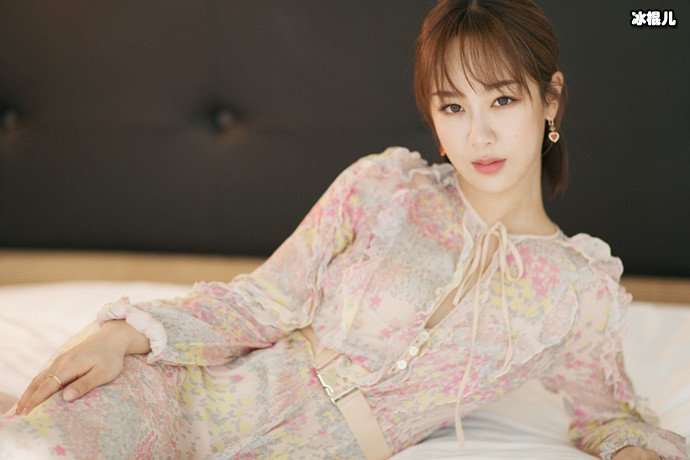 杨紫获欢瑞力捧