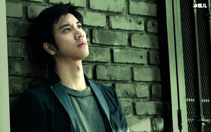 王力宏多年来还是一副帅气