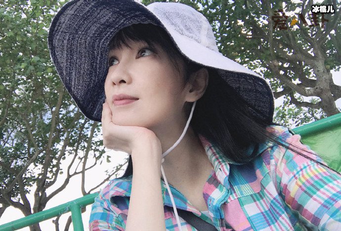 周慧敏多少岁了