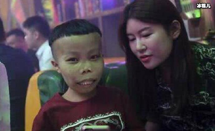 陈山亲诗曼呕吐，陈山个人背景是怎样的？