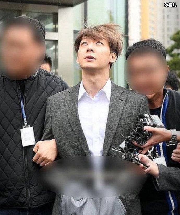 朴有天被捕后望天