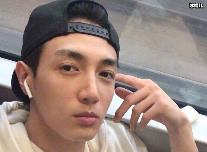 萧亚轩小男友亲密照