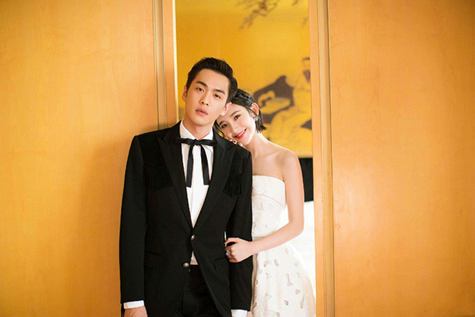 唐艺昕赵张若昀婚纱照