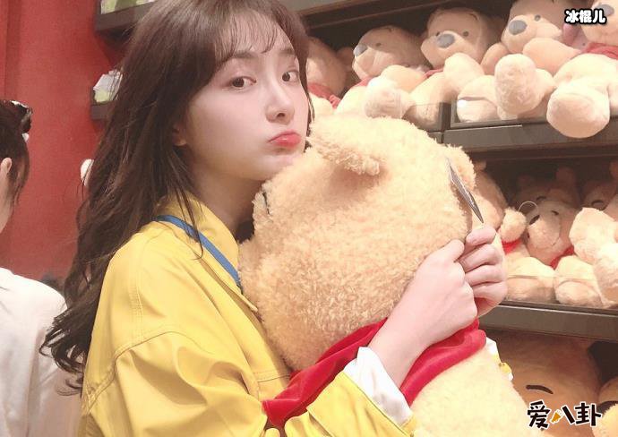 洪杉杉怎么出道的