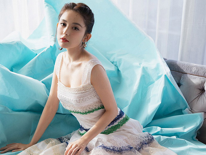 古力娜扎疑似年龄造假