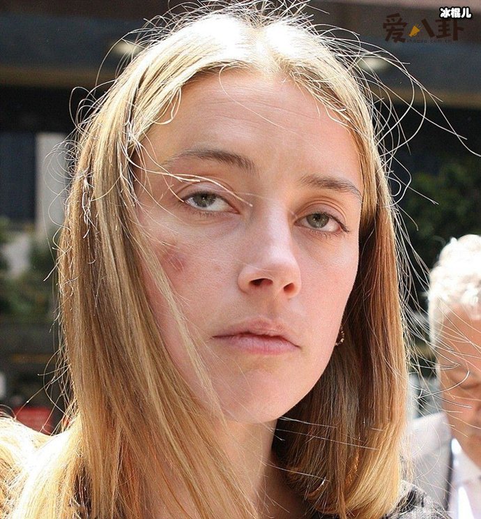 约翰尼德普家暴前妻