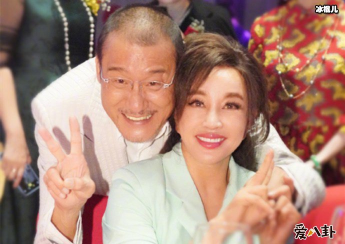 刘晓庆与梁家辉合照