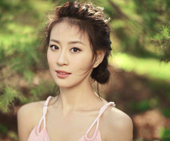 王乐君泳装素雅清纯