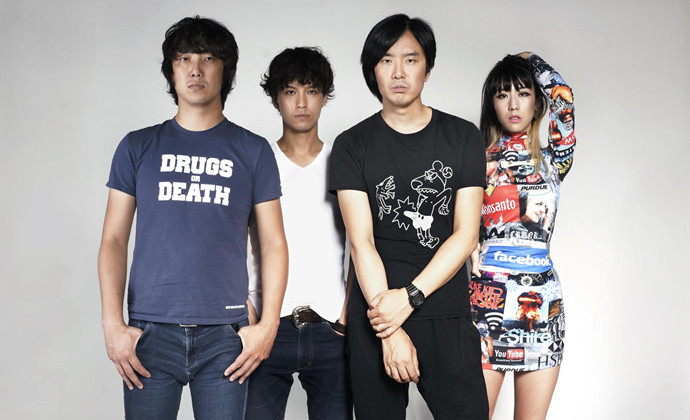 彭磊与乐队成员合照