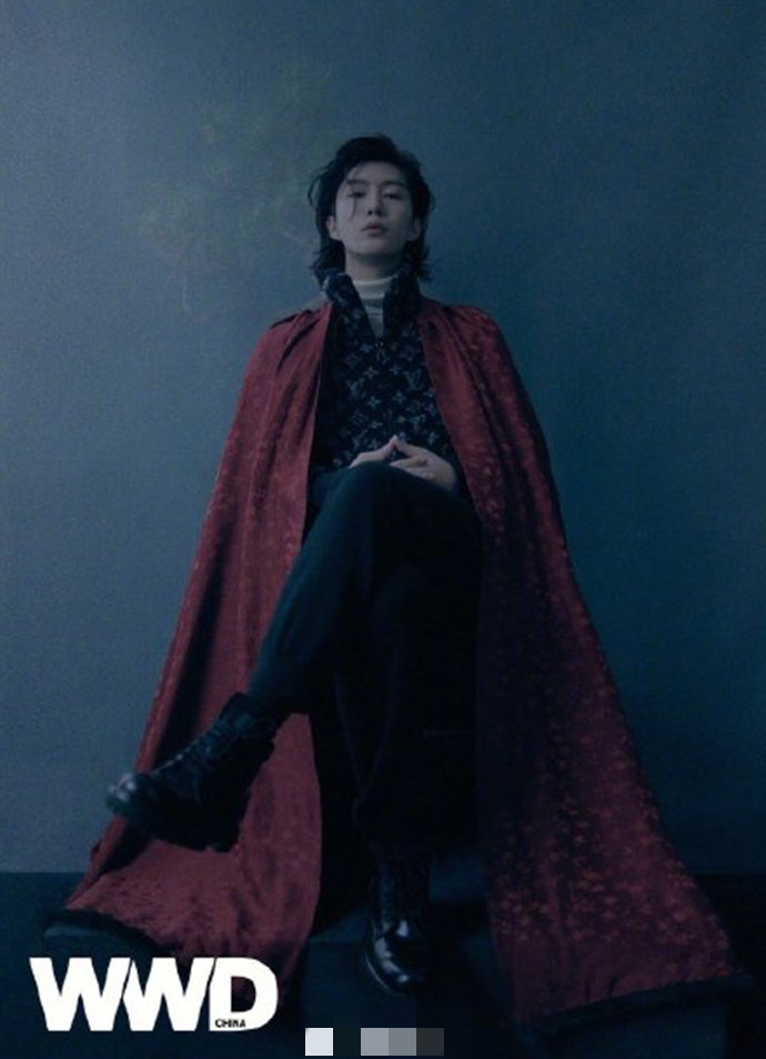 范丞丞《WWD》时尚京秀风格