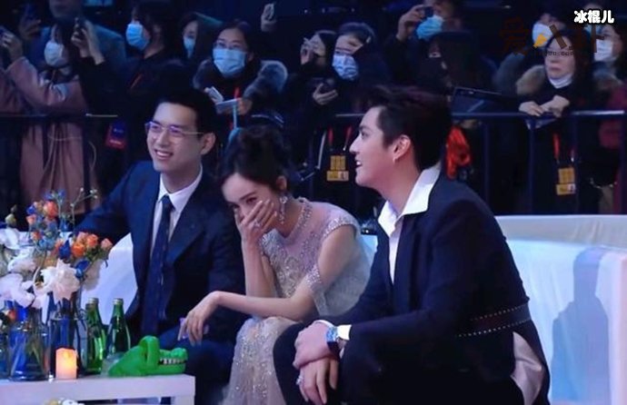 杨幂吴亦凡李现差点领错奖