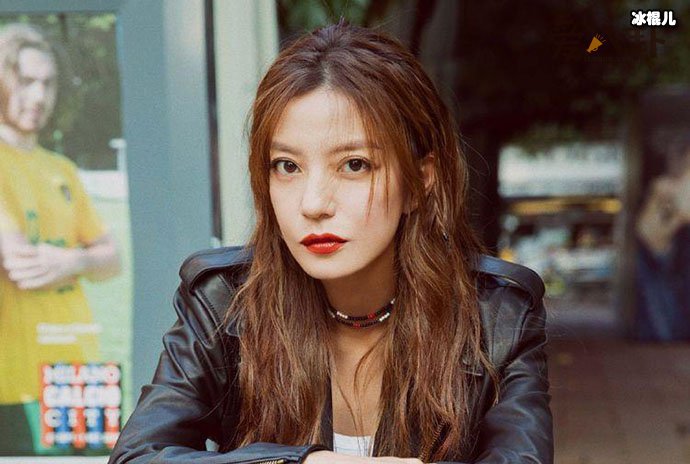 黄奕和赵薇什么关系