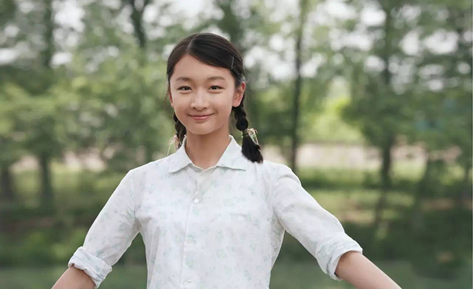 周冬雨“塑料普通话”是什么梗