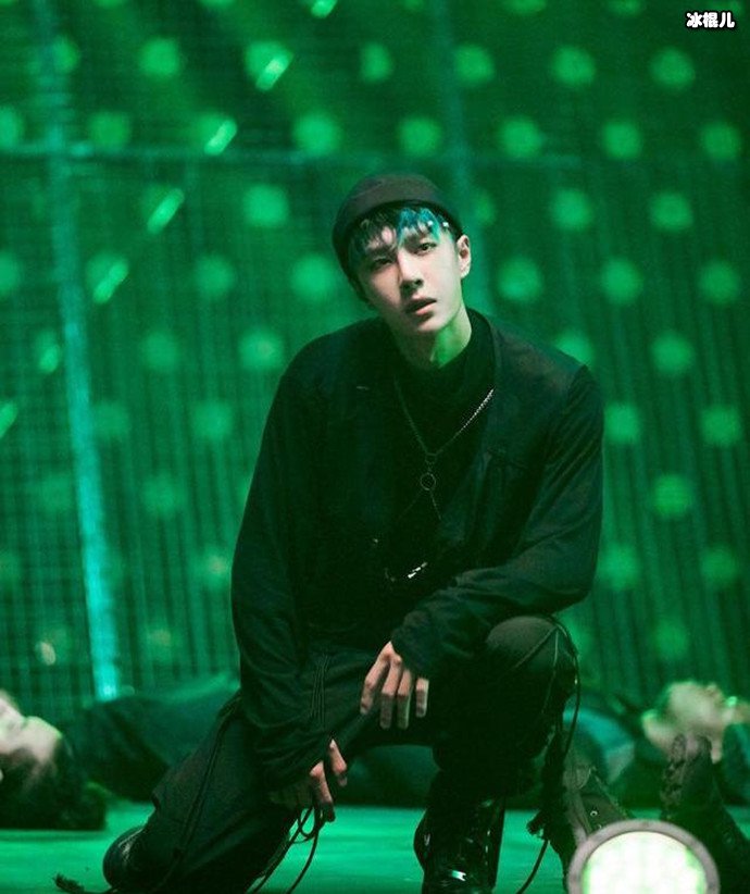 王一博造型图片