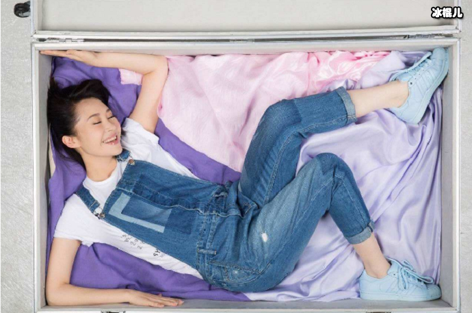 50岁的许晴还能有少女般的可爱