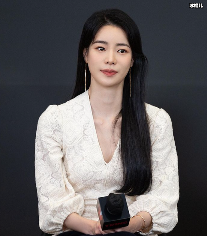 黑暗荣耀朴涎镇