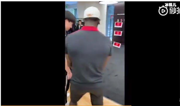 Letme接待德怀特约克