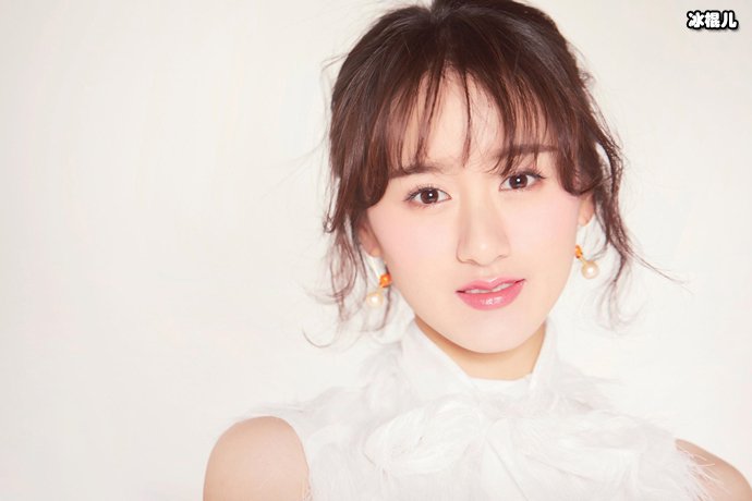 袁冰妍平平无奇却靠金主捧红