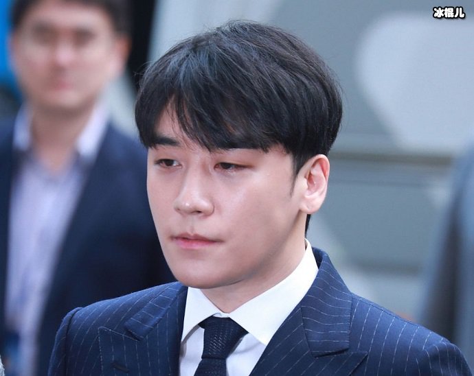 李胜利接受采访