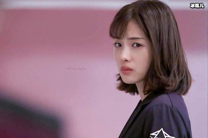 石原里美在《非自然死亡》中的剧照,她的泪已经成为剧中的经典