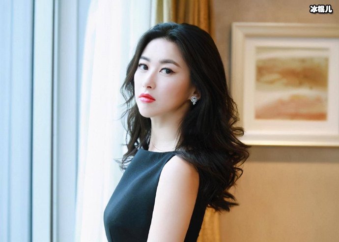 朱珠连续8年入选全球百美