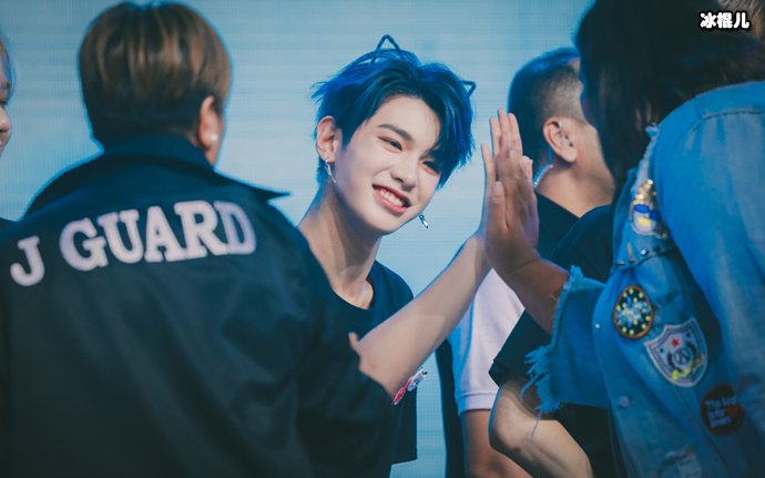 黄明昊接手肖战商务资源