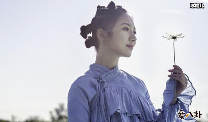 孟美岐诛仙海报