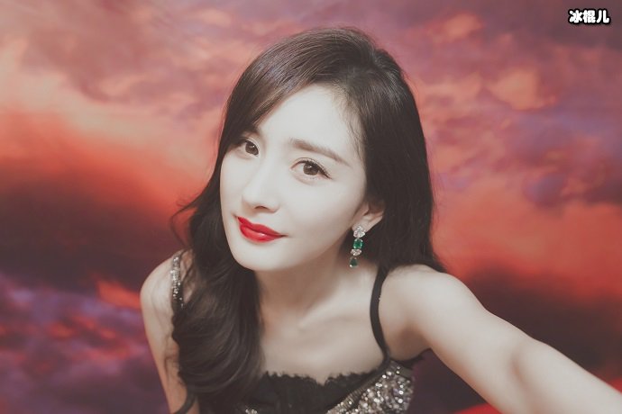 杨幂小女人的样子一样很可爱