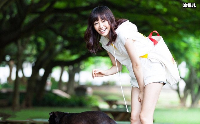 焦曼婷进入娱乐圈