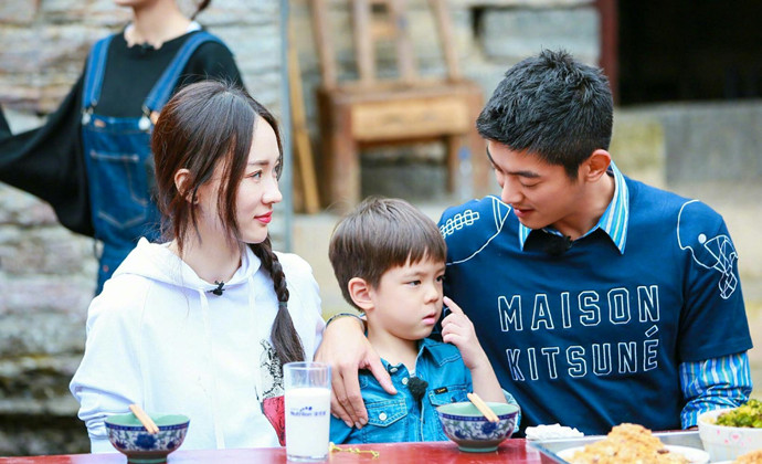 杜江霍思燕 一家三口