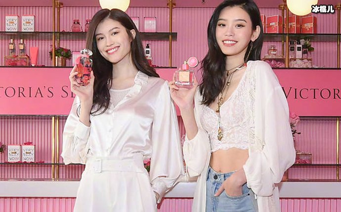 奚梦瑶何穗合照