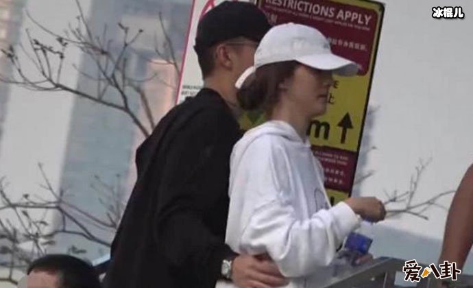 吴千语与男友被拍