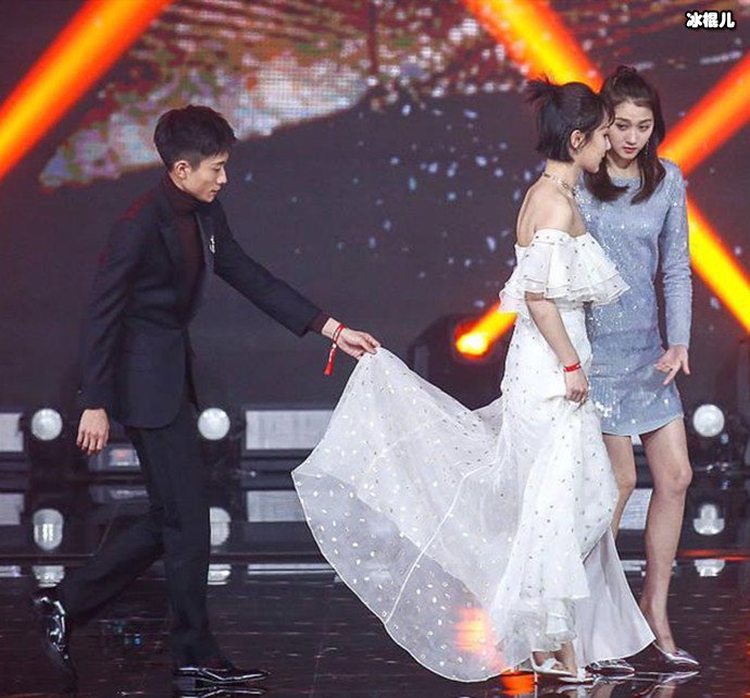 杨紫张一山关晓彤同框