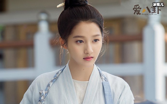 鹿晗团队换血之后开始反击关晓彤？