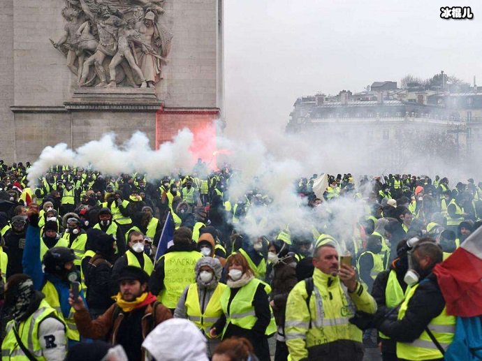 黄马甲示威人群