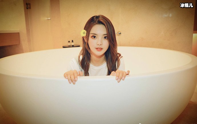 杨超越抽烟被石锤了吗