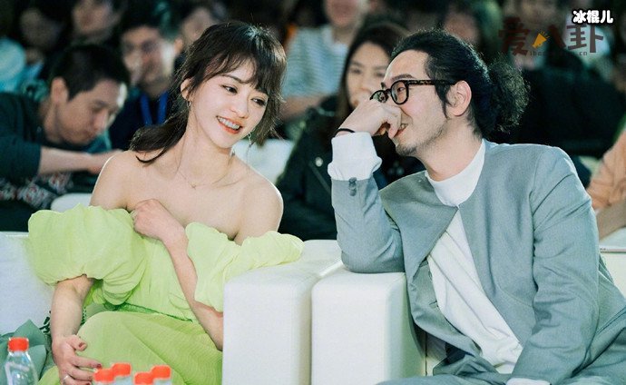 许富翔比陈意涵大多少