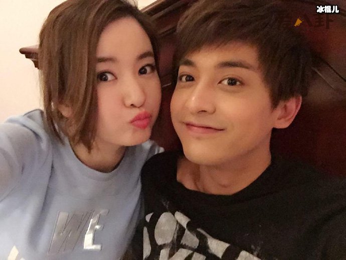 李佳航李晟合影