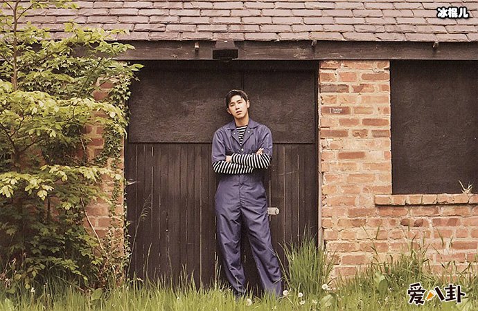 郑允浩读书时期就是学霸