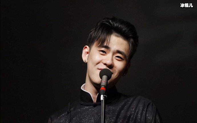 张云雷坠楼是因为李欧