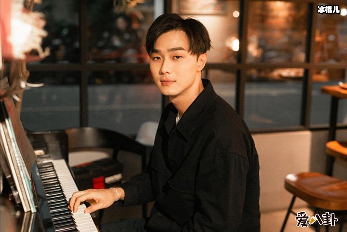 起底施柏宇个人资料