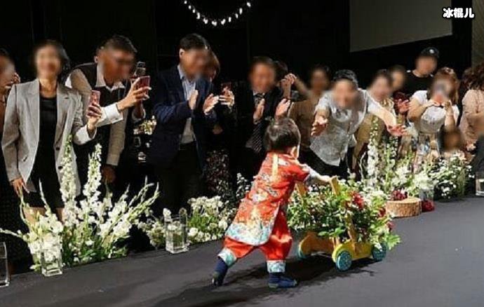 秋瓷炫儿子叫什么名字