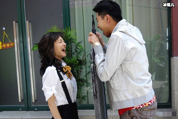 j加油康优雅剧照