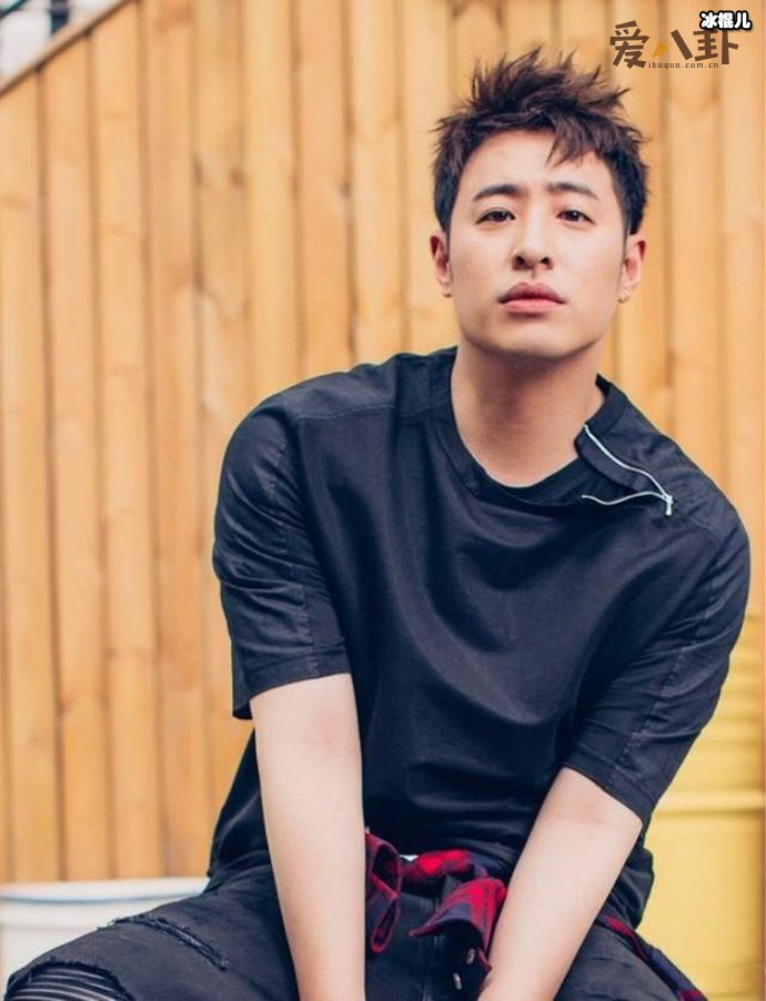 媒体报道潘玮柏已经升级当爸